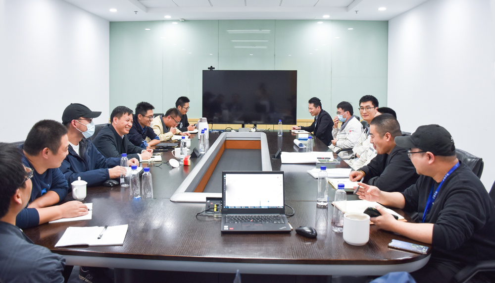 公司丽香线车下电源及电气综合控制柜顺利通过首件鉴定
